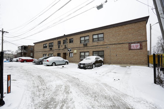 7535 S Saginaw Ave in Chicago, IL - Foto de edificio - Building Photo