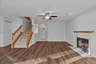 2 Coachman Ct in O'Fallon, MO - Foto de edificio - Building Photo