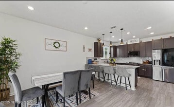 8101 Guild Wy in Jacksonville, FL - Building Photo - Building Photo