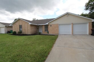 409 Riverbend St in Baytown, TX - Foto de edificio - Building Photo