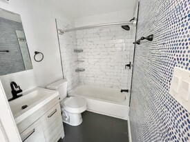 5145 Pine St in Philadelphia, PA - Building Photo