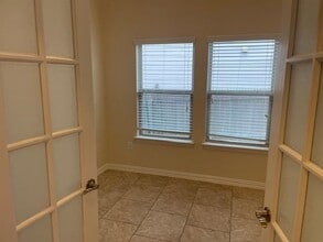 10004 Epic Knoll Dr in Austin, TX - Building Photo - Building Photo