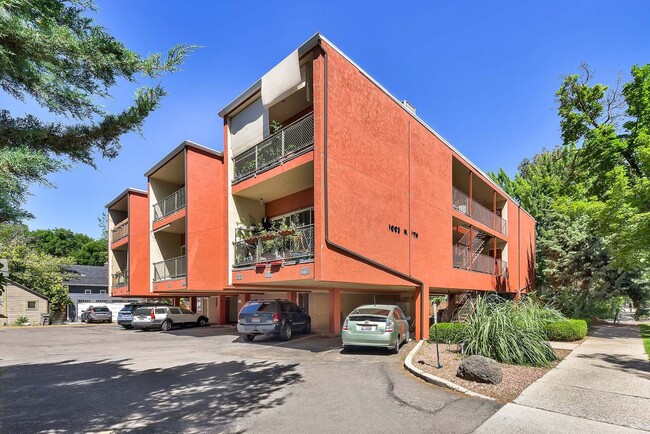 1005 N 9th St in Boise, ID - Foto de edificio - Building Photo