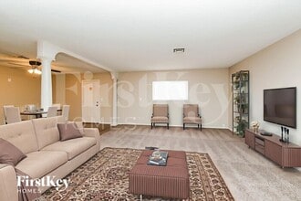 1321 Hewitt St in Las Vegas, NV - Building Photo - Building Photo