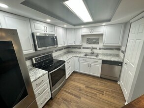 1709 Rock Bridge Mews, Unit C Heather Point in Chesapeake, VA - Building Photo - Building Photo