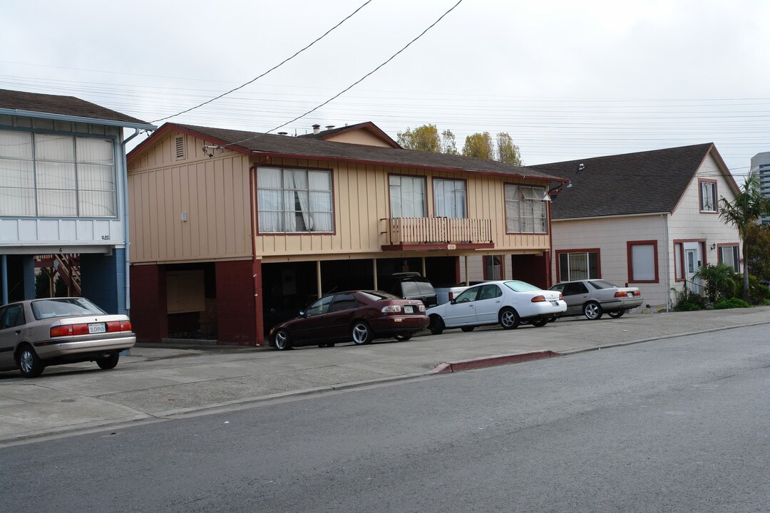 236 Armour Ave in South San Francisco, CA - Building Photo