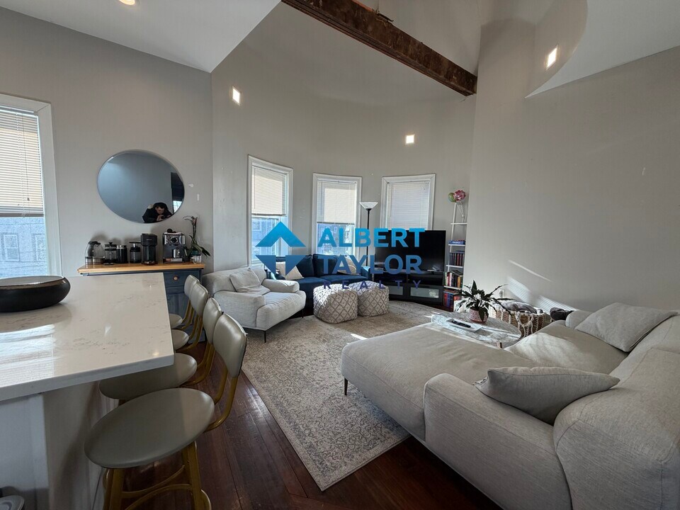 92 Calumet St, Unit 3 in Boston, MA - Building Photo