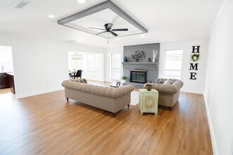 7210 Lakeshore Dr in Rowlett, TX - Building Photo - Building Photo