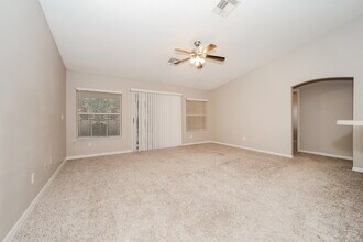 905 Mystic Harbor Dr in Jacksonville, FL - Building Photo - Building Photo