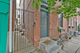 1025 N Lawrence St in Philadelphia, PA - Building Photo - Building Photo