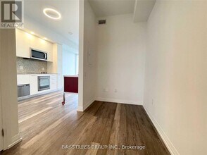 75 Canterbury Pl in Toronto, ON - Building Photo - Building Photo