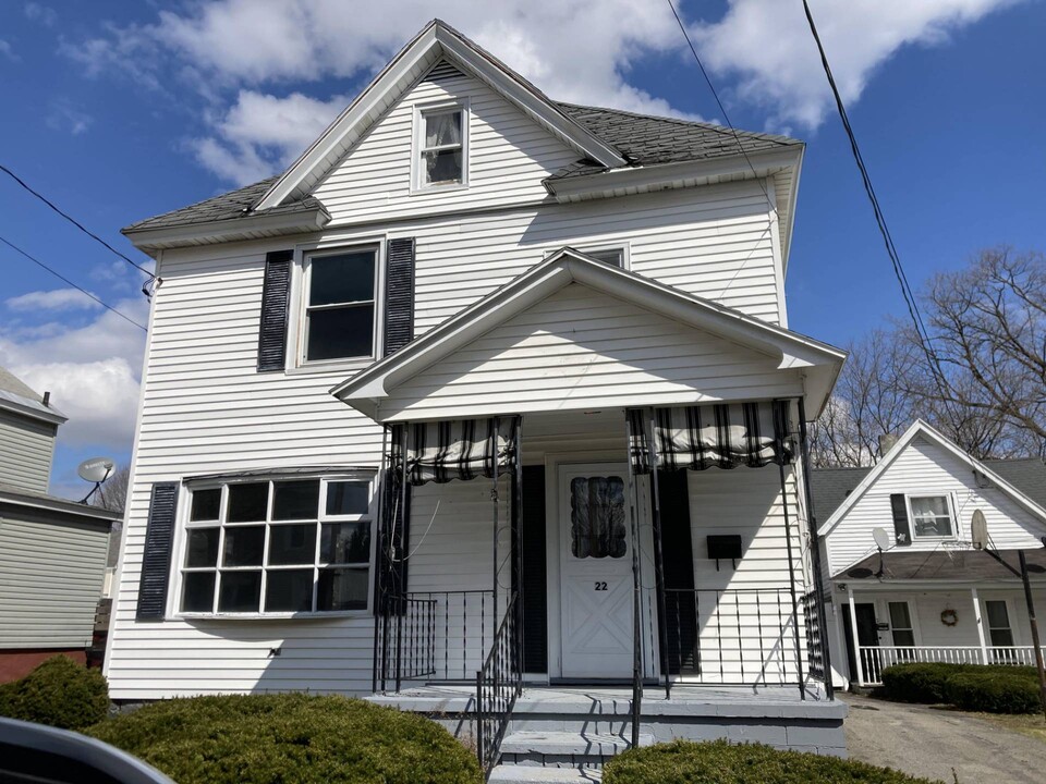 22 Lexington Ave in Gloversville, NY - Foto de edificio