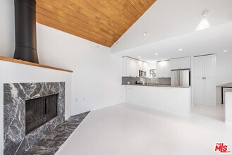 29235 Heathercliff Rd in Malibu, CA - Building Photo - Building Photo