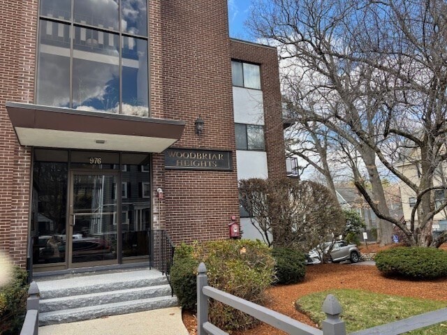 974976-976 Main St in Melrose, MA - Building Photo