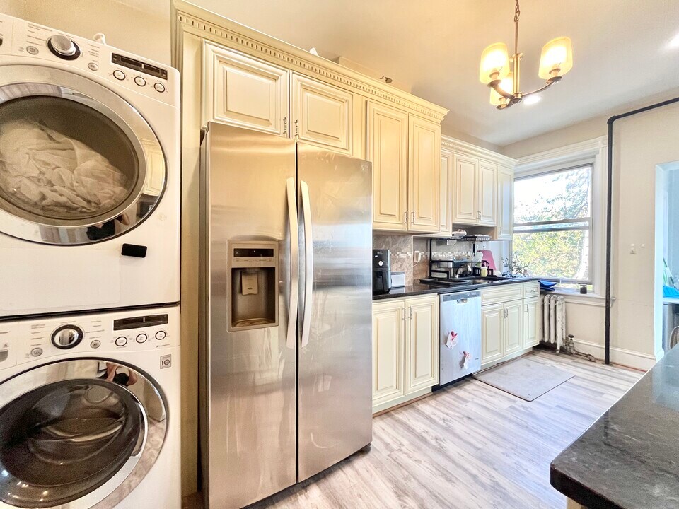11 Babcock St, Unit 2 in Brookline, MA - Building Photo