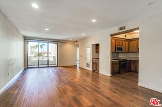 1410 N Curson Ave in Los Angeles, CA - Building Photo - Building Photo