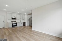 401 E Walnut Ln, Unit 202 in Philadelphia, PA - Building Photo - Building Photo