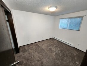 2500 Howard Ave, Unit 3 in Everett, WA - Foto de edificio - Building Photo