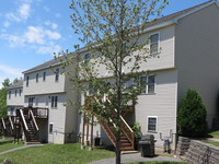 Robbins Nest Townhomes in Dracut, MA - Foto de edificio - Building Photo