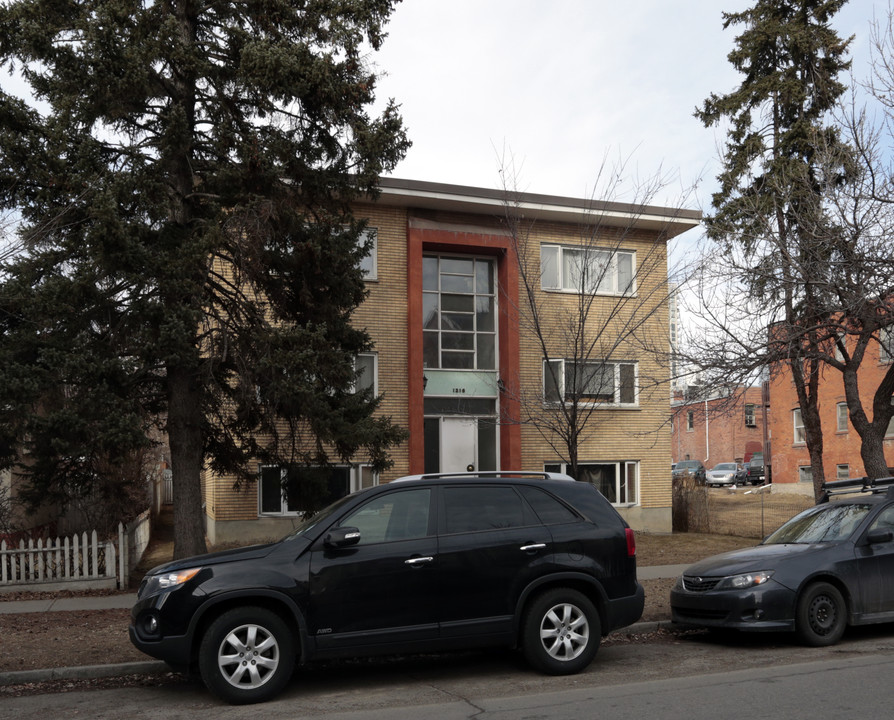 1216 15th Ave SW in Calgary, AB - Building Photo