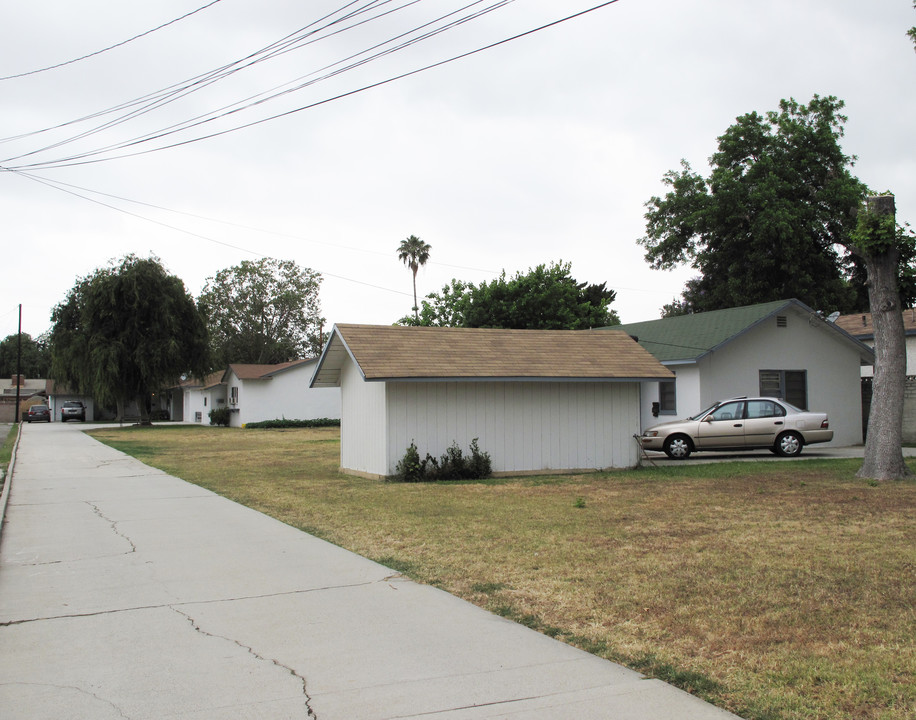 5325-5329 1/2 Golden West in Temple City, CA - Building Photo