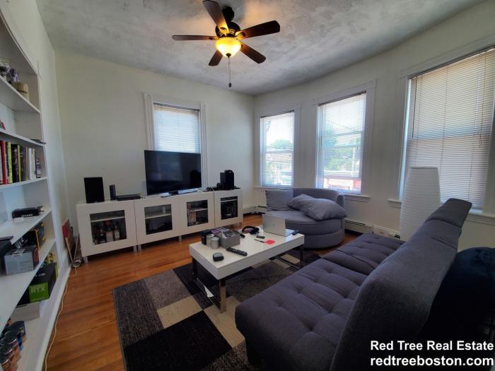 22 Belmont St in Watertown, MA - Building Photo