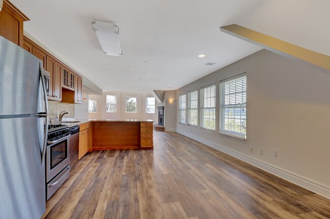 170 Undercliff Ave, Unit 3 in Edgewater, NJ - Foto de edificio - Building Photo