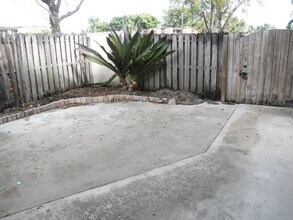 3662 Victoria Dr in West Palm Beach, FL - Building Photo - Building Photo