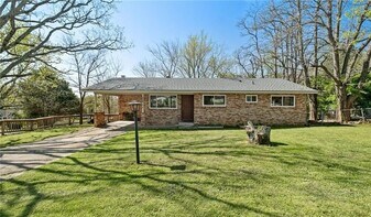 1737 E 5th St in Fayetteville, AR - Building Photo