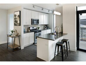 212 10th Ave S in Minneapolis, MN - Building Photo - Building Photo