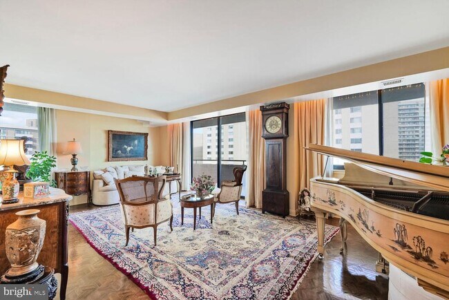 4550 N Park Ave in Chevy Chase, MD - Building Photo - Building Photo