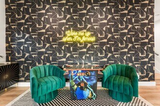 1400 N Orange Dr in Los Angeles, CA - Building Photo - Building Photo