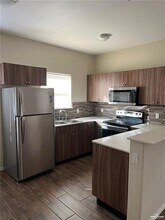 4001 Hawthorne Ave, Unit 2 in Edinburg, TX - Building Photo - Building Photo