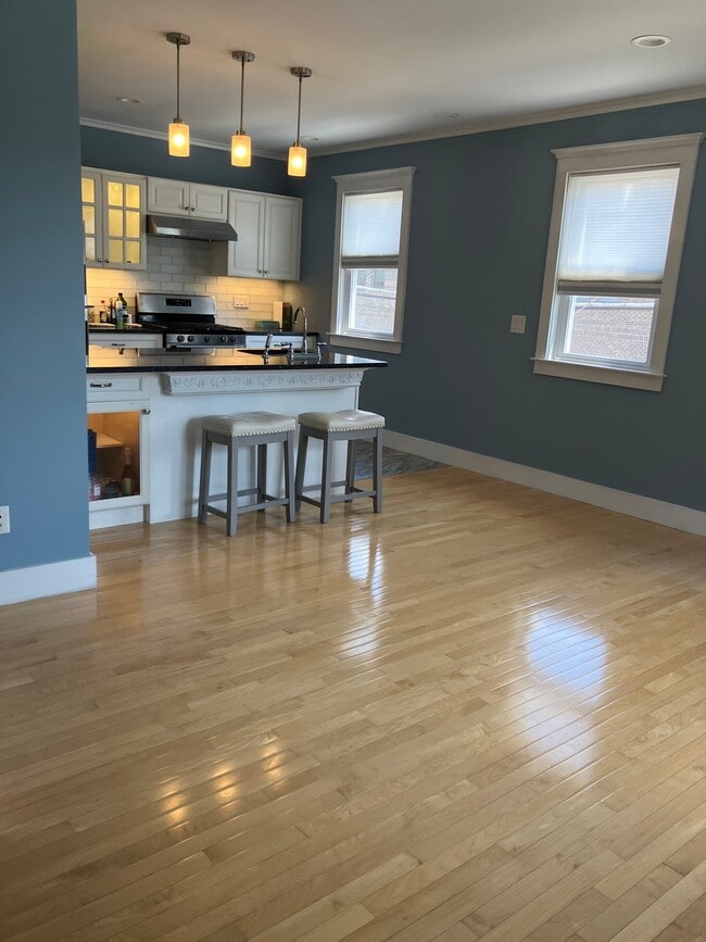 11 Center Ave, Unit 2 in Little Falls, NJ - Building Photo - Building Photo