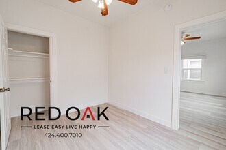 404 N Coronado St in Los Angeles, CA - Building Photo - Building Photo