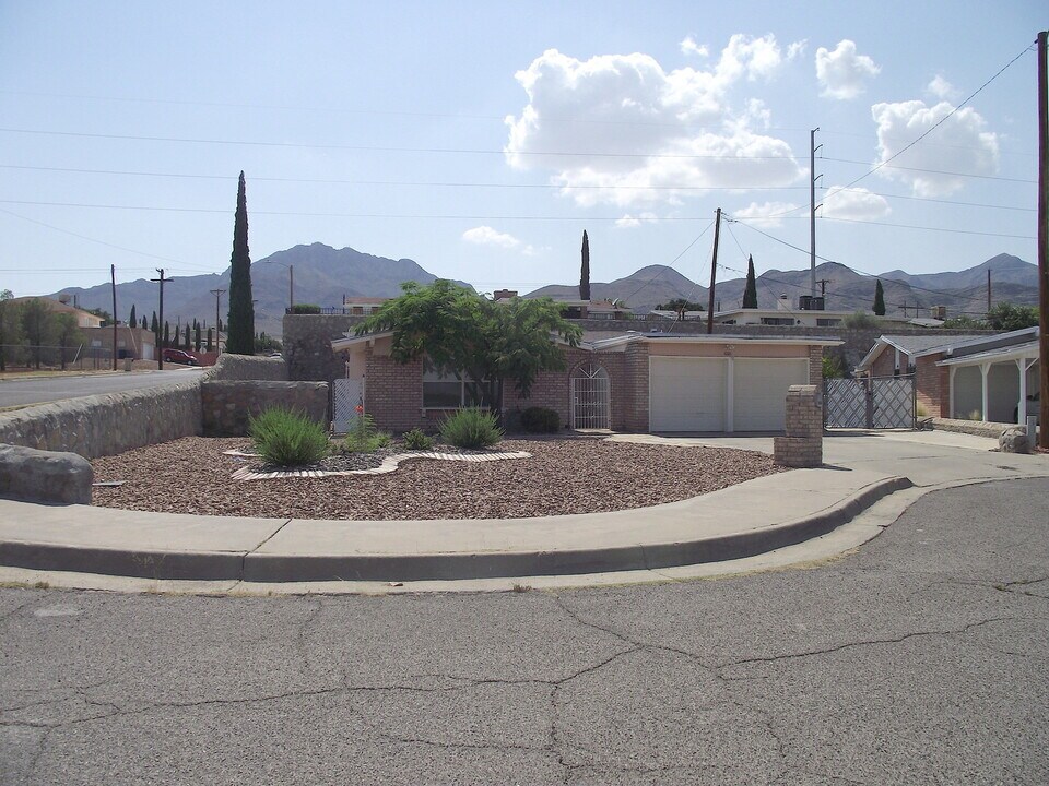 4005 Skyline Ave in El Paso, TX - Building Photo