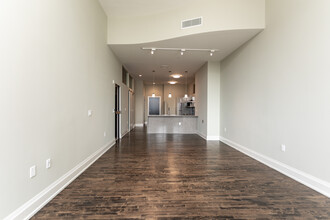 Mackie Flats in Milwaukee, WI - Building Photo - Interior Photo