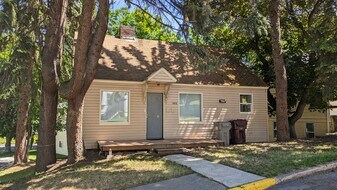 980 NE C St in Pullman, WA - Building Photo