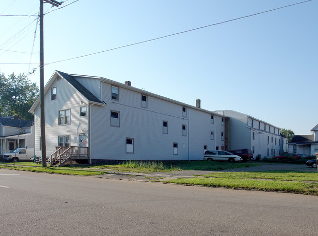 Orchardview Apartments in Canton, OH - Building Photo - Building Photo