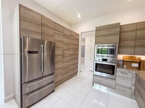 5915 Brookfield Cir in Fort Lauderdale, FL - Foto de edificio - Building Photo