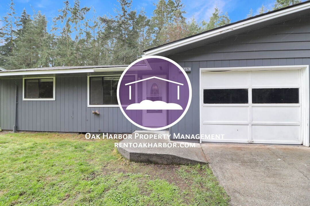 2989 N Oak Harbor Rd in Oak Harbor, WA - Building Photo
