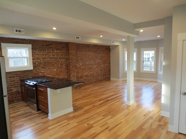 property at 4411 Franklin Blvd