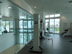 350 S Miami Ave in Miami, FL - Building Photo - Building Photo