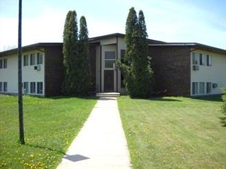 PINEVIEW APARTMENTS in Wheaton, MN - Foto de edificio