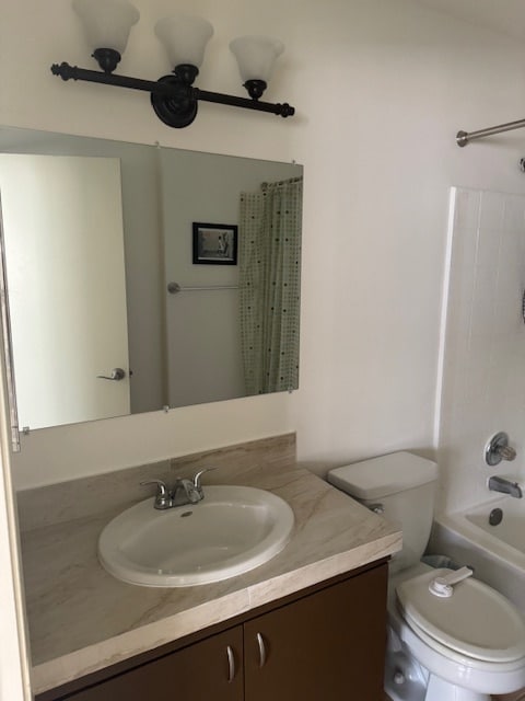 1434 S Point View St, Unit 105 in Los Angeles, CA - Foto de edificio - Building Photo