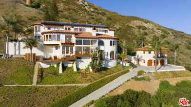 4240 Avenida De La Encinal in Malibu, CA - Building Photo - Building Photo