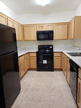 Arbor Fields in Lancaster, CA - Foto de edificio - Building Photo