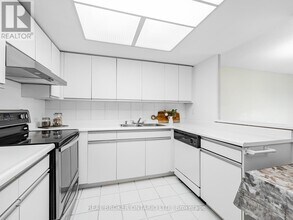 20-820 Baif Blvd in Richmond Hill, ON - Building Photo - Building Photo
