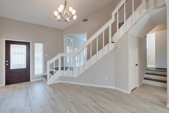 11530 Ella Lee Dr in Houston, TX - Building Photo - Building Photo