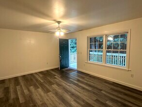 296 Gap Creek Rd, Unit Apt F in Fletcher, NC - Building Photo - Building Photo